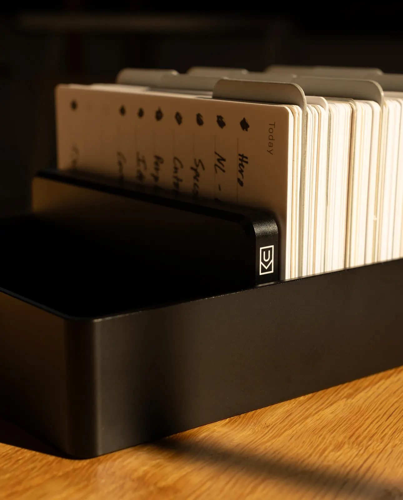 Analog Archive, Black Aluminium