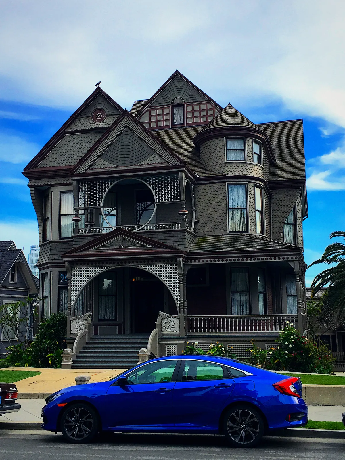 Another Victorian house in Angelino Heights, not Granada.