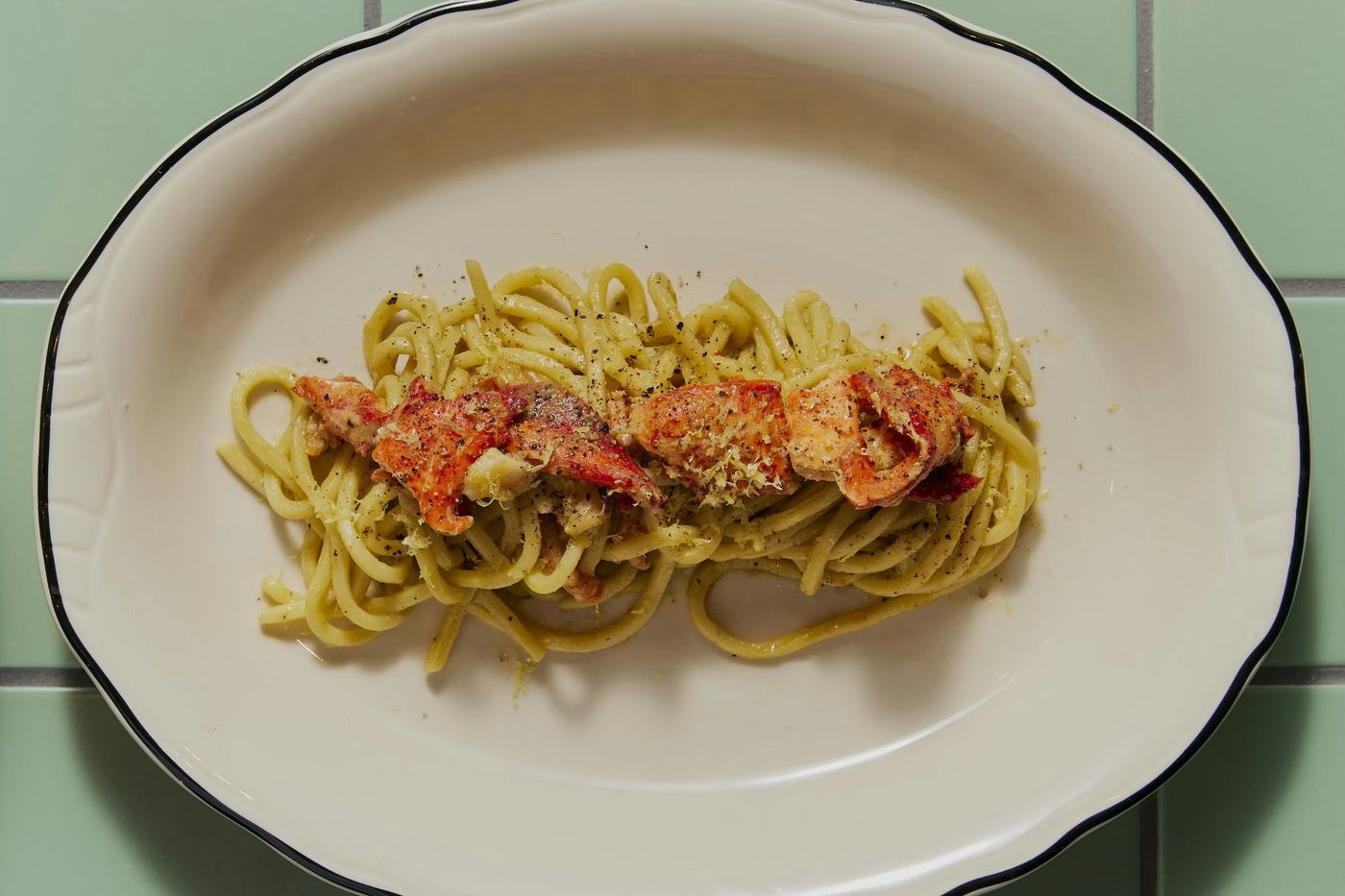 Lobster noodles with ginger and lemon